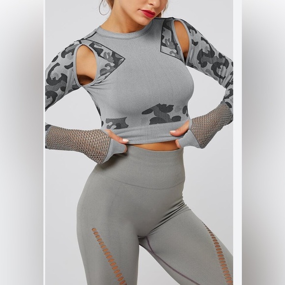 Long Sleeve Shirt - Camo Print  S Small - Yoga Dark Gray & Black - Picture 2 of 8